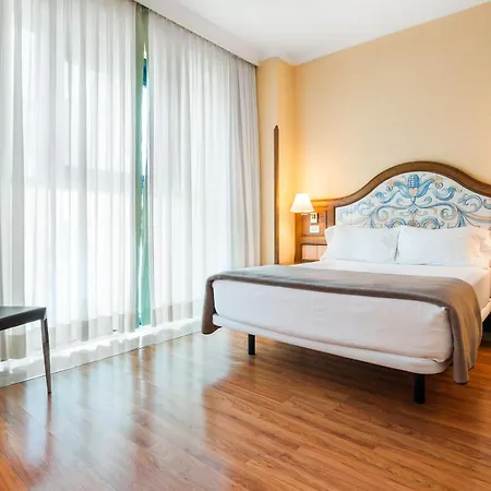 Julia Hotel