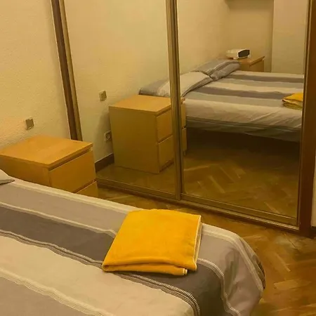 Piso Amplio, Iluminado Y Muy Bien Comunicado Apartament Madryt