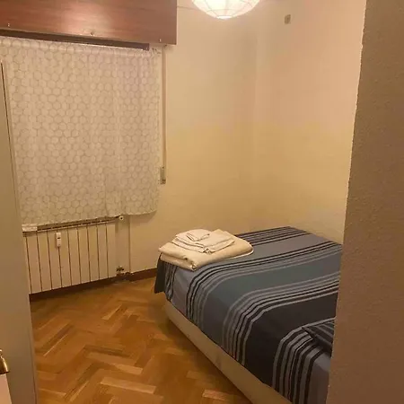 Piso Amplio, Iluminado Y Muy Bien Comunicado Madryt