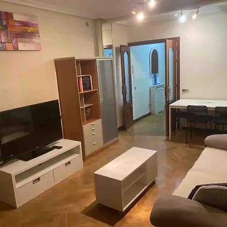 Apartament Piso Amplio, Iluminado Y Muy Bien Comunicado