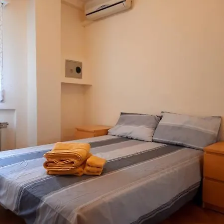 Piso Amplio, Iluminado Y Muy Bien Comunicado Apartament