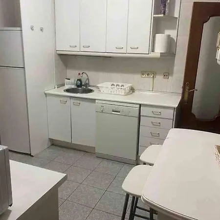 Apartament Piso Amplio, Iluminado Y Muy Bien Comunicado *