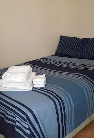 Apartament Piso Amplio, Iluminado Y Muy Bien Comunicado *