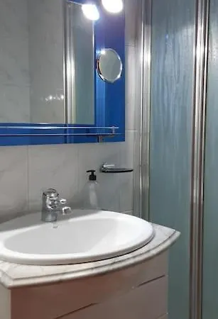 Apartament Piso Amplio, Iluminado Y Muy Bien Comunicado