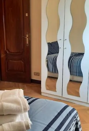 Piso Amplio, Iluminado Y Muy Bien Comunicado * Madryt