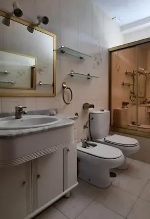 Piso Amplio, Iluminado Y Muy Bien Comunicado Apartament Madryt