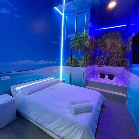 Con Jacuzzi Y Bano Privado * Madrid