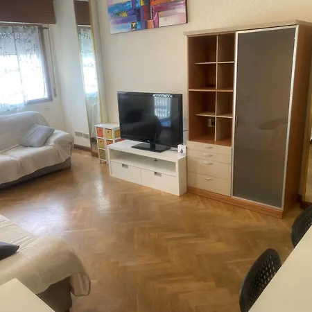 Apartament Piso Amplio, Iluminado Y Muy Bien Comunicado *