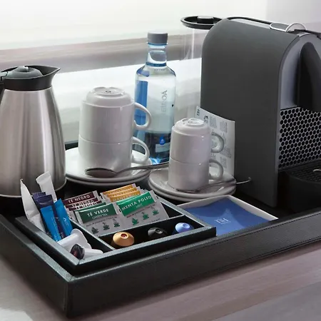 فندق مطار باراخاس Nh