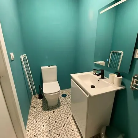Apartment At 20' By Metro From The Centre *