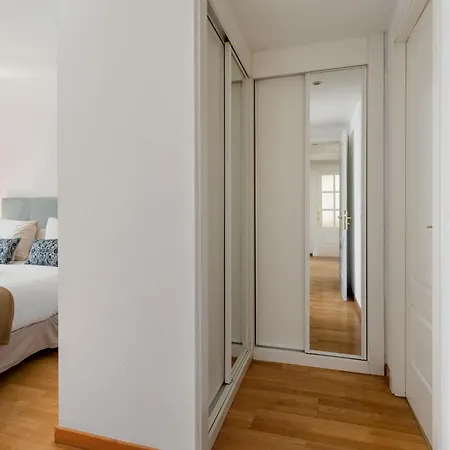 Charming Airport Iv Apartment *