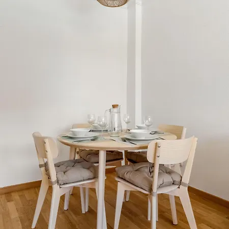 Apartment Charming Airport Iv *