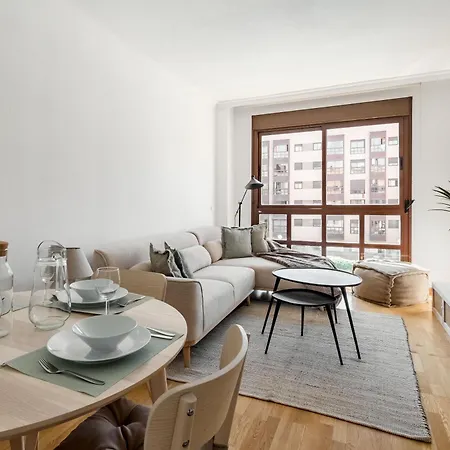 Charming Airport Iv Apartment *