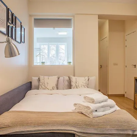 Modern 2 Bed Near Las Ventas * Madrid