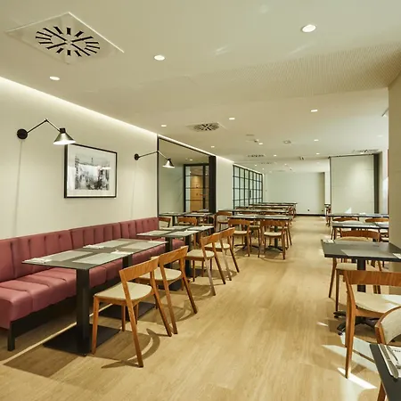西尔肯马德里之门酒店 酒店