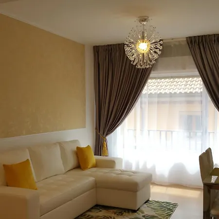 Plaza Apartamento *
