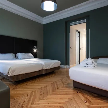 Hotel Petit Palace Lealtad Plaza 4*