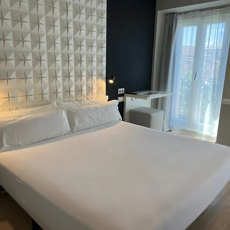Hotel Urbansea Atocha 113 Madrid