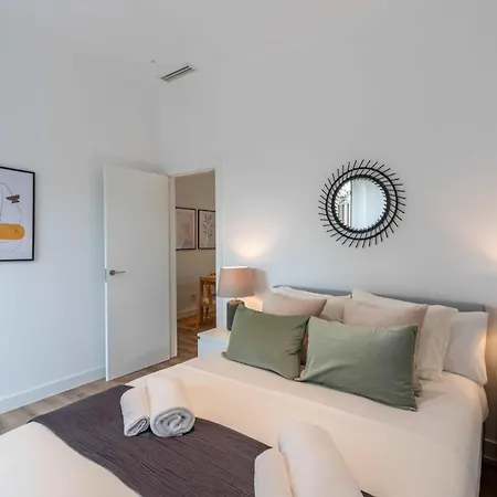 Apartamento Avenida De San Luis 25, Design And Comfort In The True Style Of Madrid, Book Your Getaway Now! Madrid