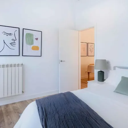 Apartamento Avenida De San Luis 25, Design And Comfort In The True Style Of Madrid, Book Your Getaway Now! Madrid