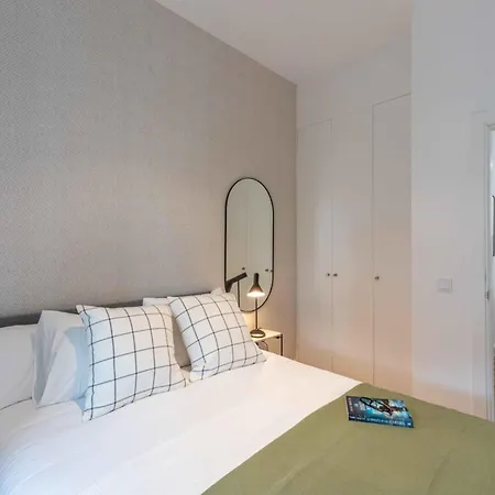 Avenida De San Luis 25, Design And Comfort In The True Style Of Madrid, Book Your Getaway Now! Madrid