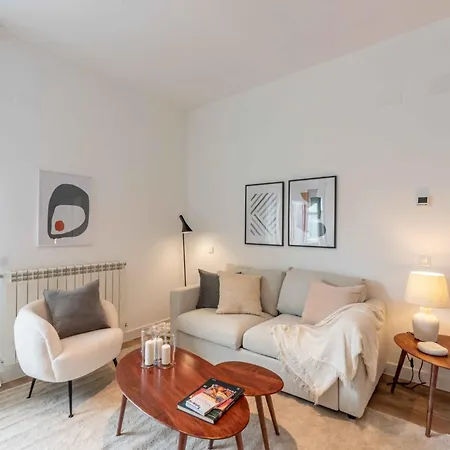 Avenida De San Luis 25, Design And Comfort In The True Style Of Madrid, Book Your Getaway Now! Apartamento Madrid