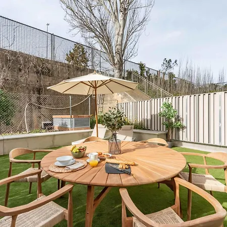 Avenida De San Luis 25, Design And Comfort In The True Style Of Madrid, Book Your Getaway Now! Madrid