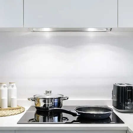Avenida De San Luis 25, Design And Comfort In The True Style Of Madrid, Book Your Getaway Now! Apartamento