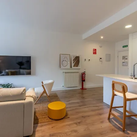 Avenida De San Luis 25, Design And Comfort In The True Style Of Madrid, Book Your Getaway Now! Apartamento Madrid
