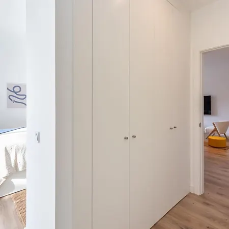Apartamento Avenida De San Luis 25, Design And Comfort In The True Style Of Madrid, Book Your Getaway Now!