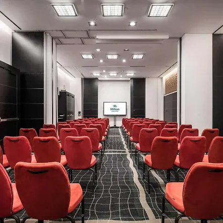 Hilton Airport Hotel 4*