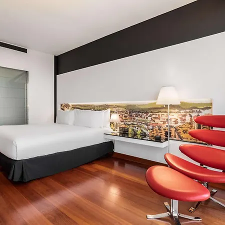 Hotel Hilton Airport 4*