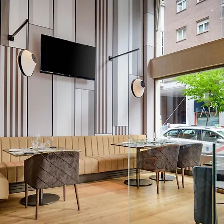 Hotel Ac Avenida De America By Marriott