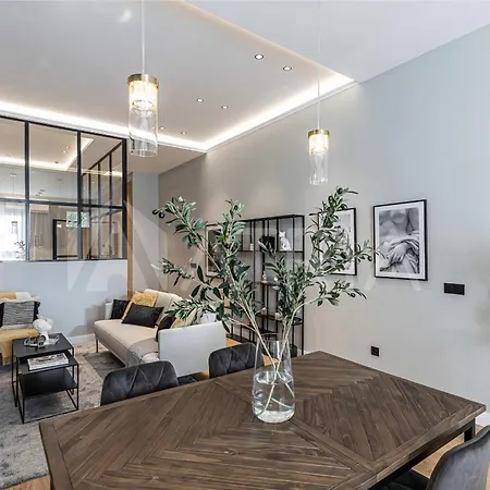 Beautiful 10 Min Walk To Bernabeu Stadium Apartment