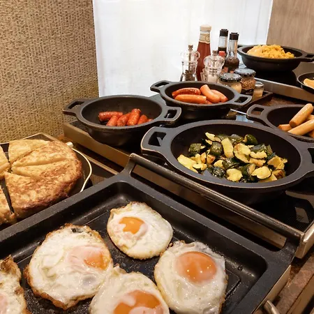 Catalonia El Retiro Hotel 4*
