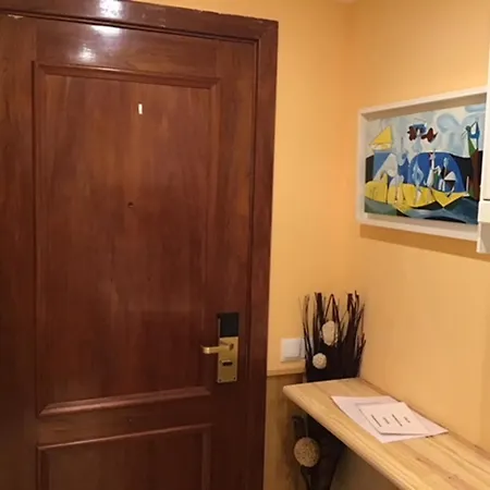 Y Estudios Torr En - Chamartin Con Wifi Gratis Apartment Madrid