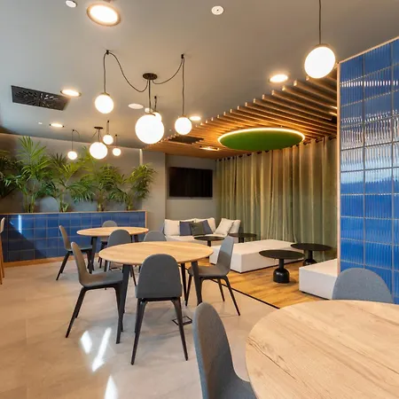 Be Casa - Valdebebas Apartahotel