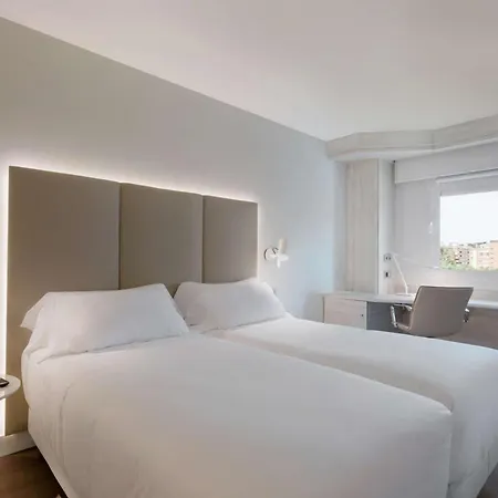 فندق مطار باراخاس Nh