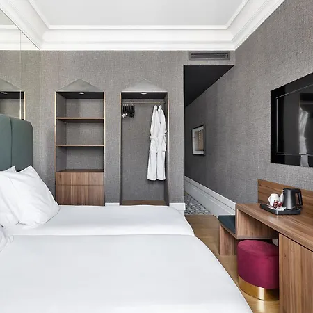 One Shot Recoletos Otel