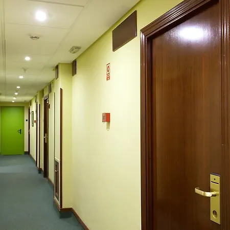 Room Mate Macarena, Madrid Gran Via Hotel 3*