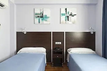 Avenida Barajas Gasthuis 3*
