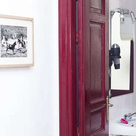 Apartment Apartamento To Let Santa Ana Madrid