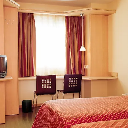 فندق مطار باراخاس Nh