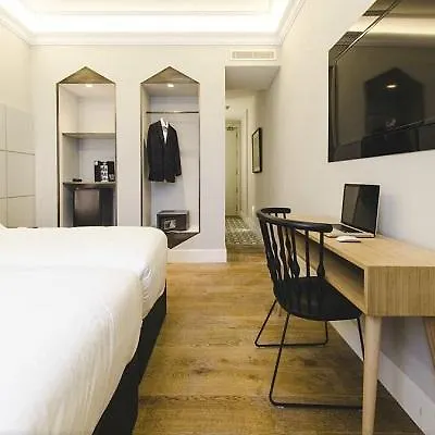 One Shot Recoletos Otel 4*