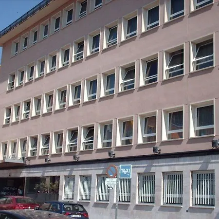Infanta Mercedes Szálloda 2*