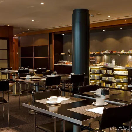 Hotel Ac Avenida De America By Marriott