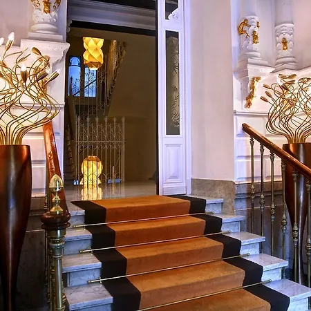Petit Palace Lealtad Plaza 4*