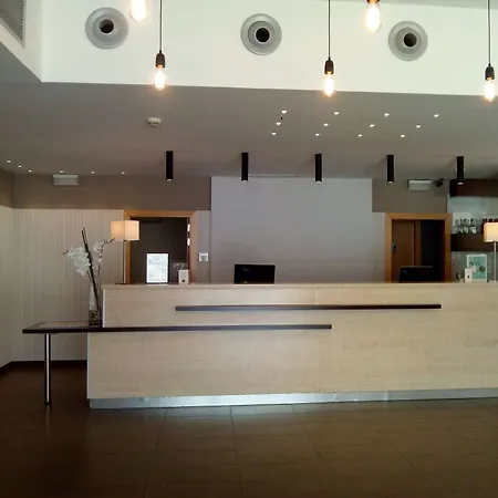 Aeropuerto T1 T2 T3 Hotel 3*