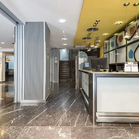Petit Palace Puerta Del Sol 3* מדריד