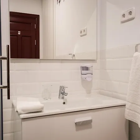 Apartamento To Let Santa Ana Apartment Madrid